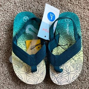 NWT Boys Cat and Jack Flip Flop Sandals. Size Large 9/10